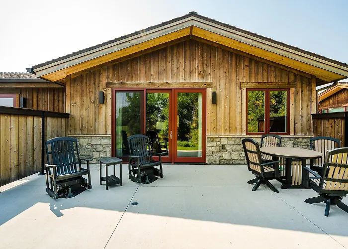 Elegant Creekside Golf Retreat Clubhouse And Pool *