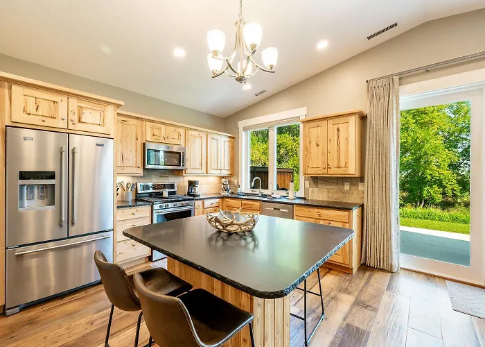 Elegant Creekside Golf Retreat Clubhouse And Pool Big Horn