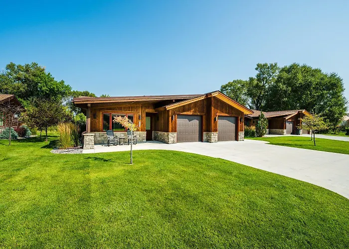 Elegant Creekside Golf Retreat Clubhouse And Pool Big Horn