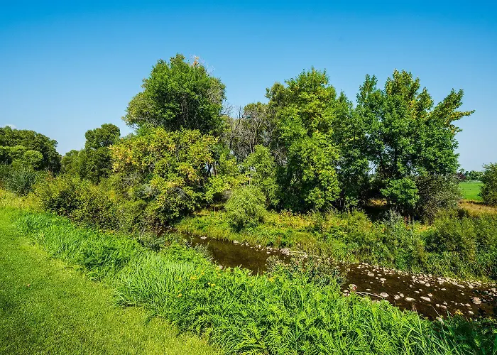 Elegant Creekside Golf Retreat Clubhouse And Pool *